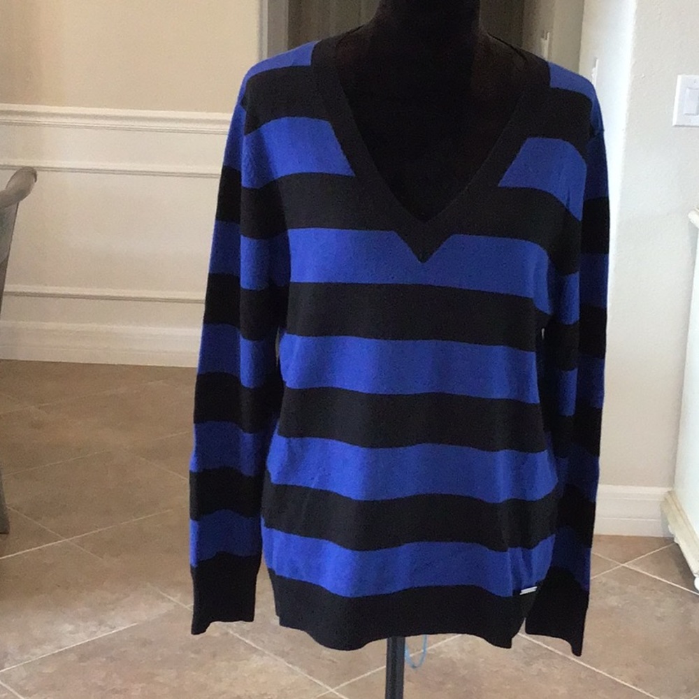 Michael Michael Kors blue/black striped v neck, sequin elbow patches, size L